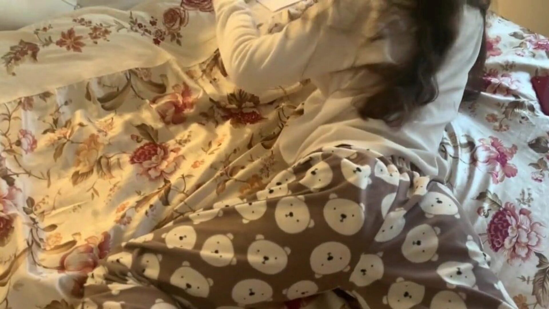 Schoolgirl in quarantine scored at home and picked up a large shlong